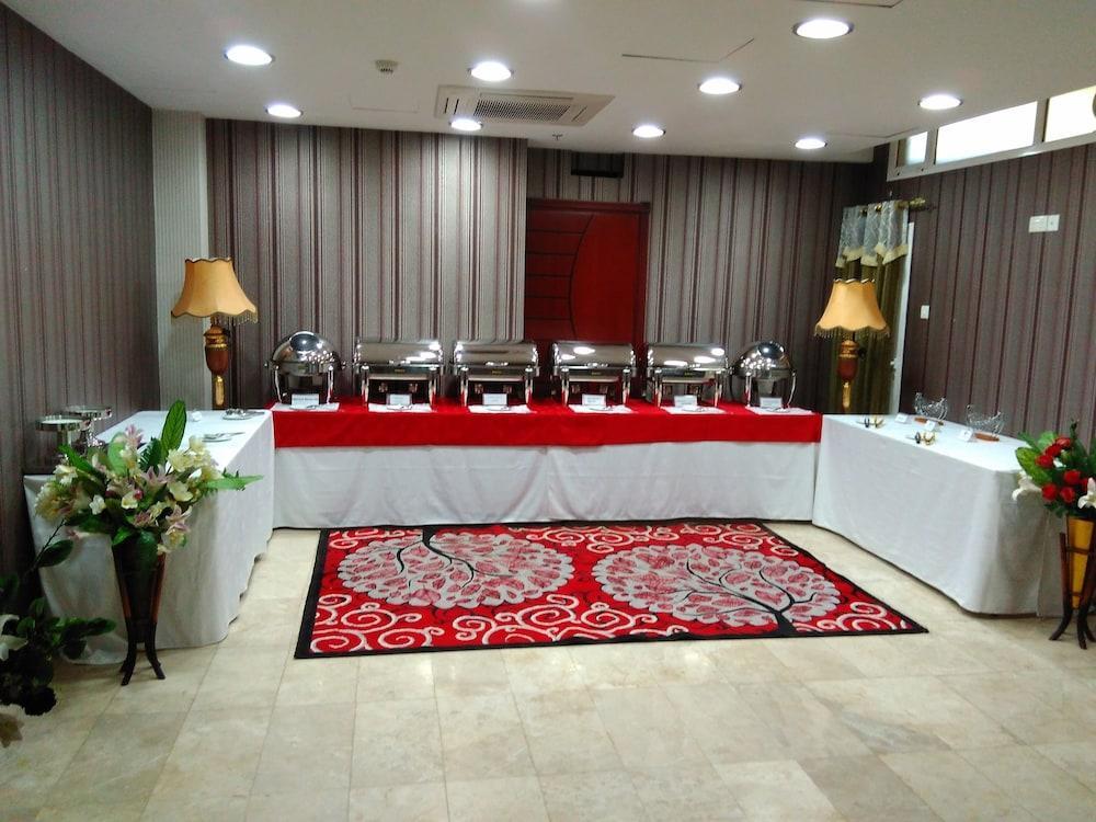 Pioneer Hotel Apartments Μουσκάτ Εξωτερικό φωτογραφία