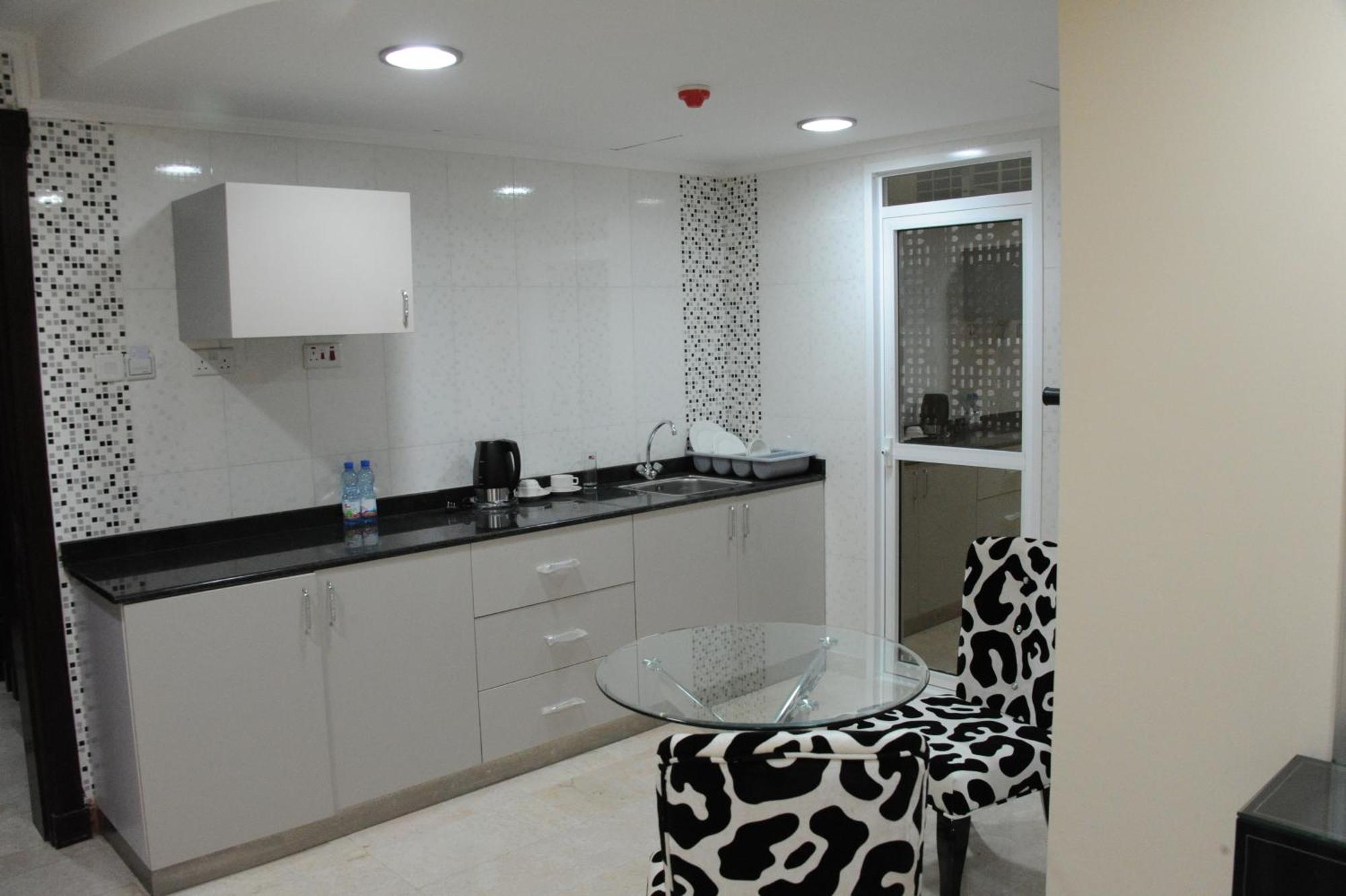 Pioneer Hotel Apartments Μουσκάτ Εξωτερικό φωτογραφία