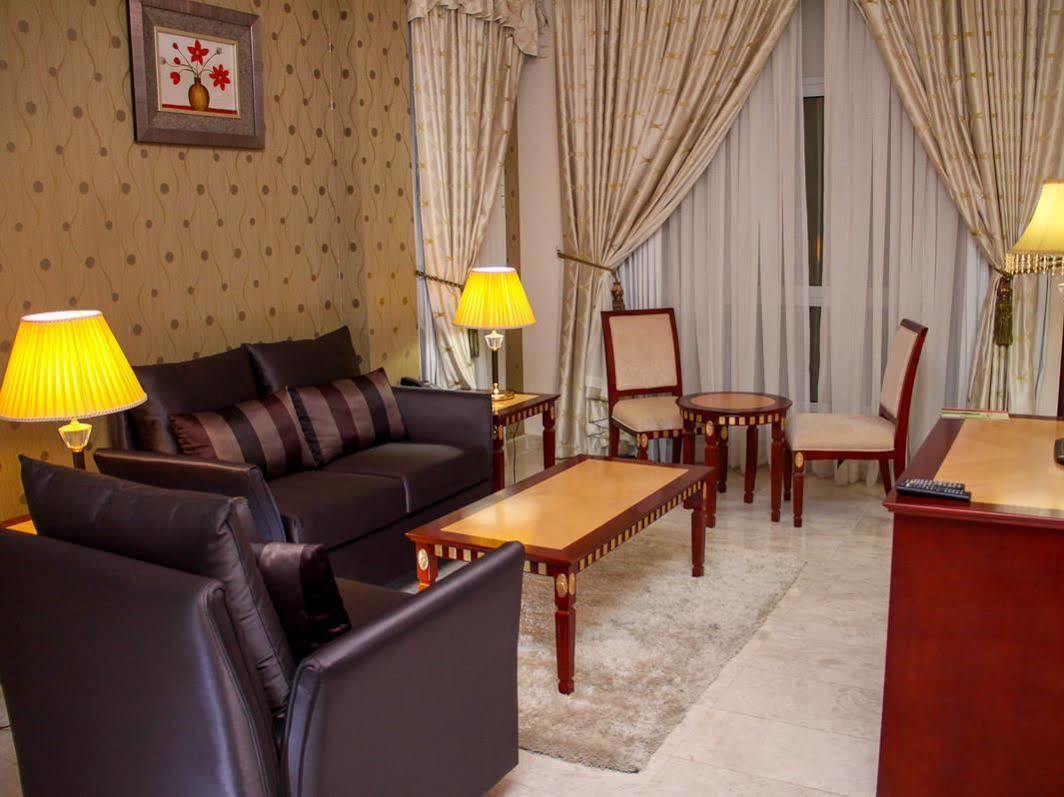 Pioneer Hotel Apartments Μουσκάτ Εξωτερικό φωτογραφία